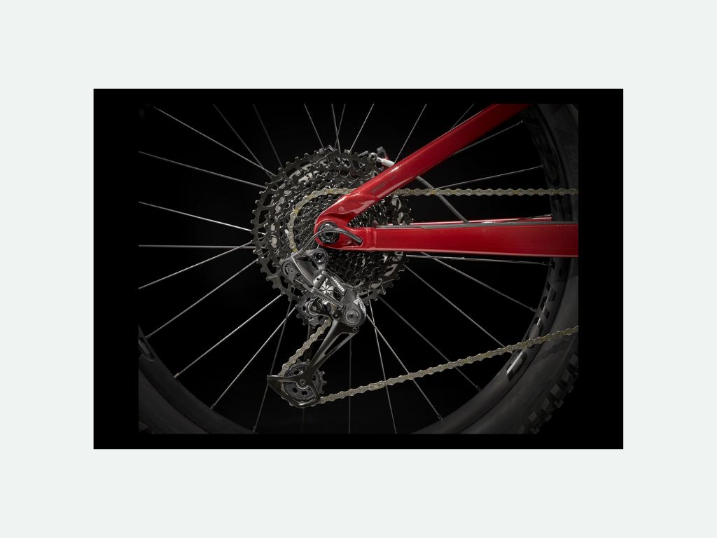 Conquérir les pistes avec le VTT Tout Suspendu Trek Remedy 7 27,5'' SRAM NX Eagle 12V Crimson 2022 6 avis VTT Tout Suspendu Trek Remedy 7